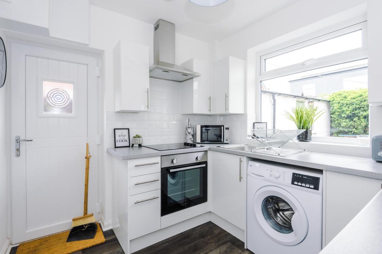 Welcoming 3 Bed Home, 10 Mins From Chester Races And Zoo Saughall Екстериор снимка